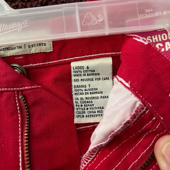Ladies Faded Glory , Red Capris, size 6 , NWT ! - Picture 2 of 4